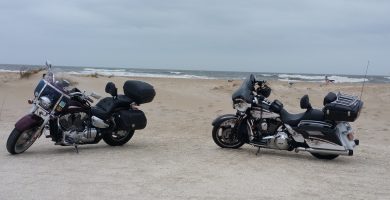motos en verano en la playa